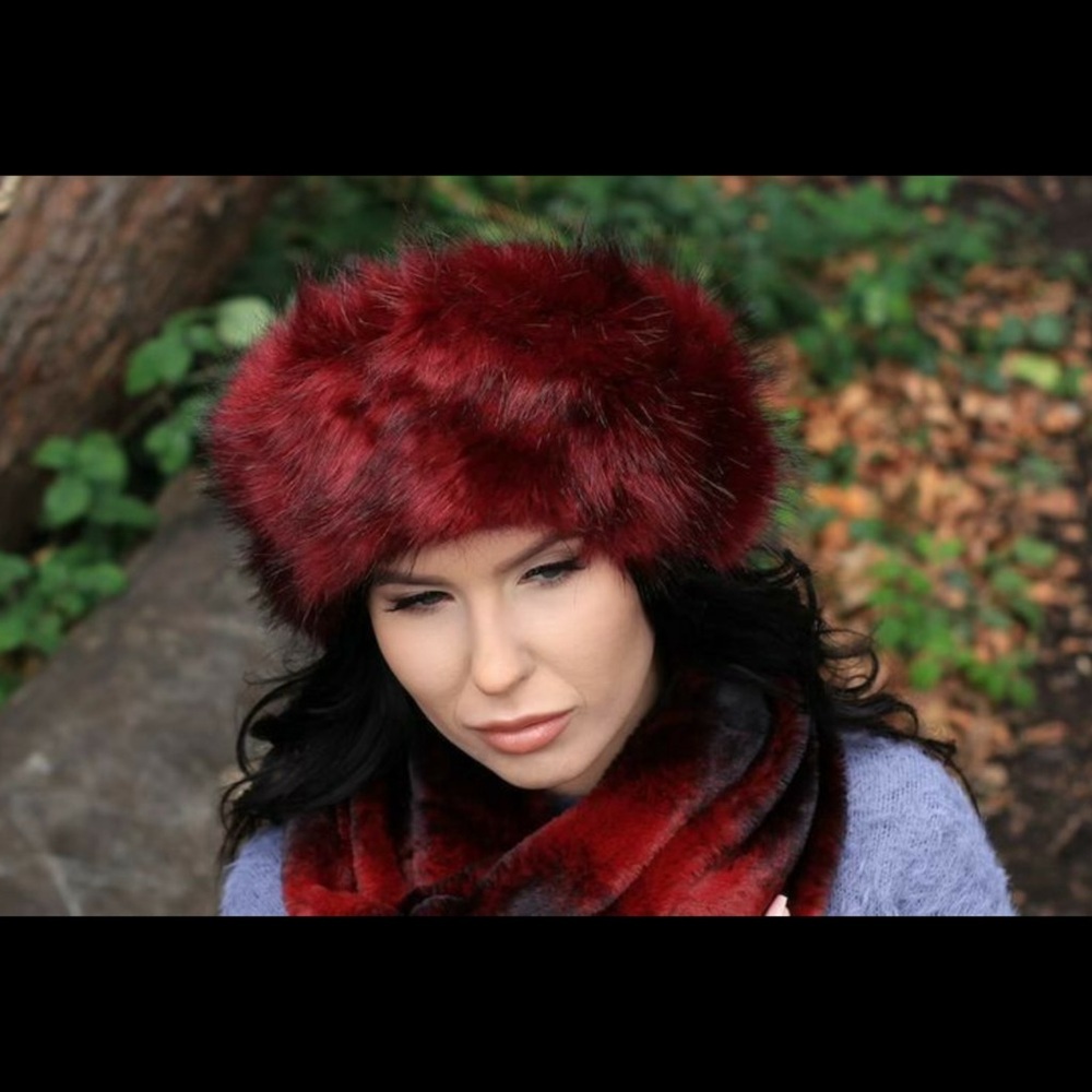 Luxurious Red Fur Women's Beret